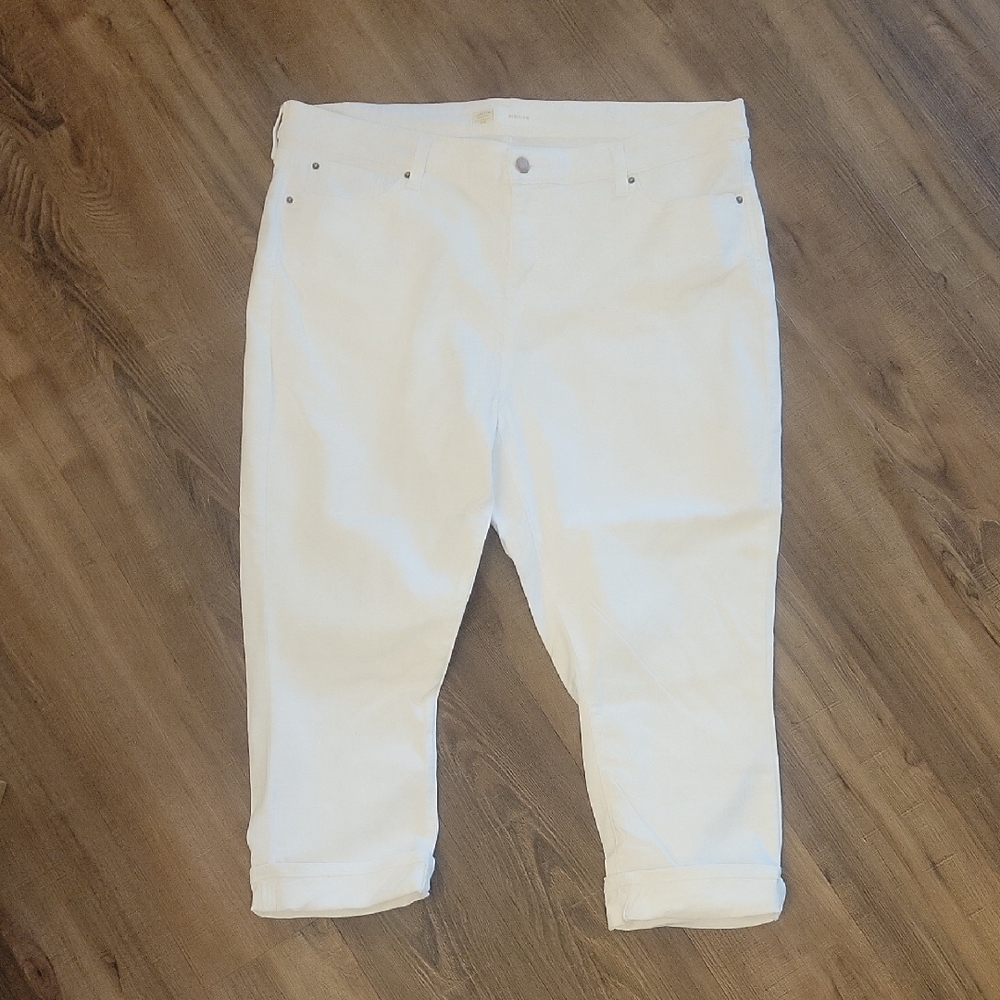 Signature By Levi Strauss White Mid Rise Denim Capri Jeans Size 20/w35